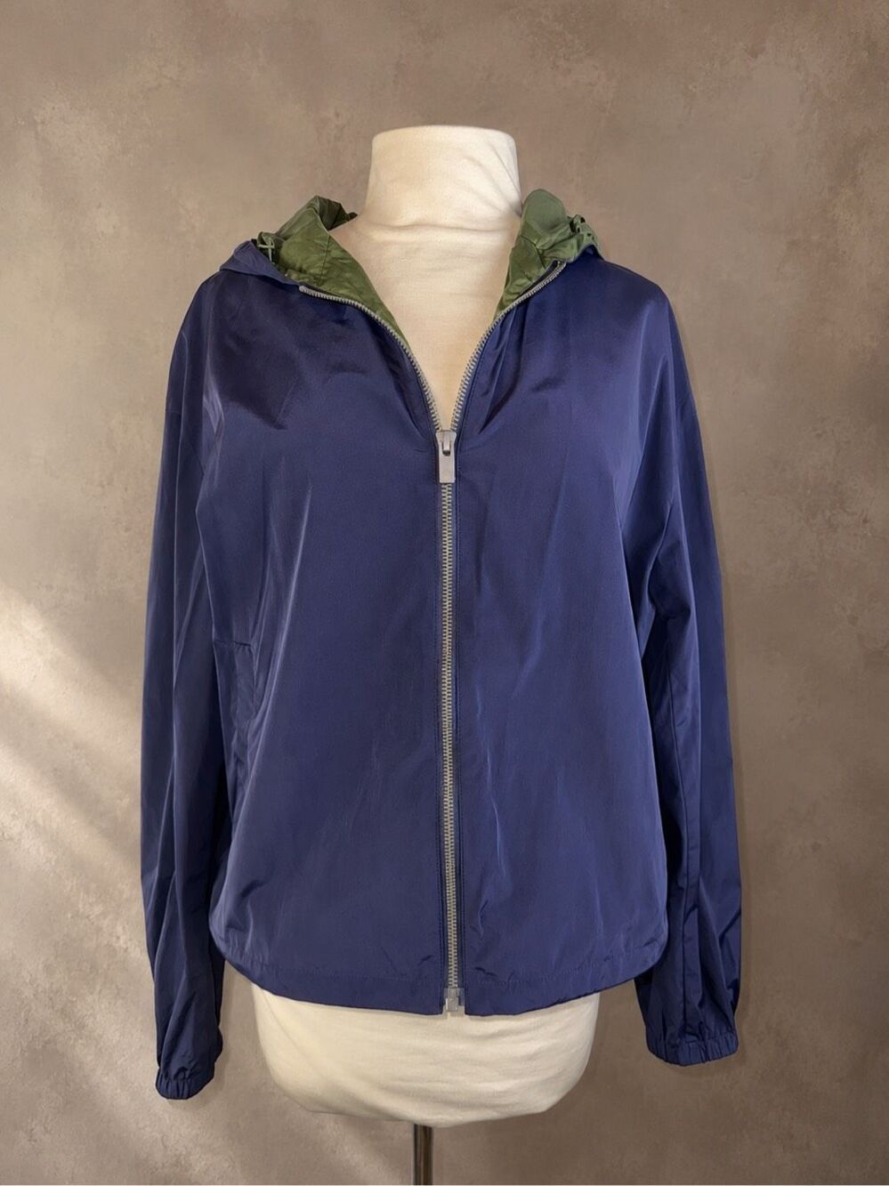 Uniqlo x JW Anderson M Water-Repellent Hooded Windbreaker Rain Jacket Blue Nylon